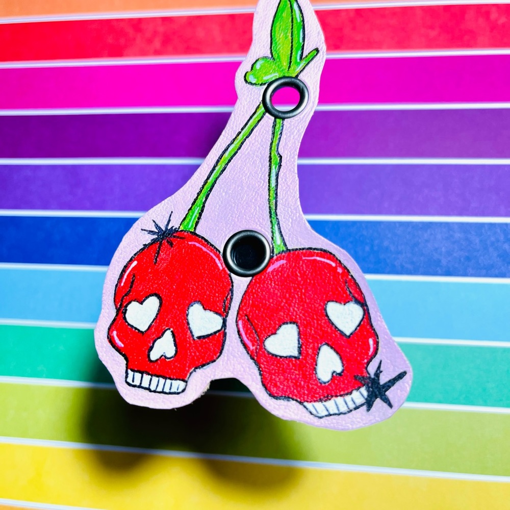 Roller skates cherry skulls shoelace charm - Picture 4 of 5